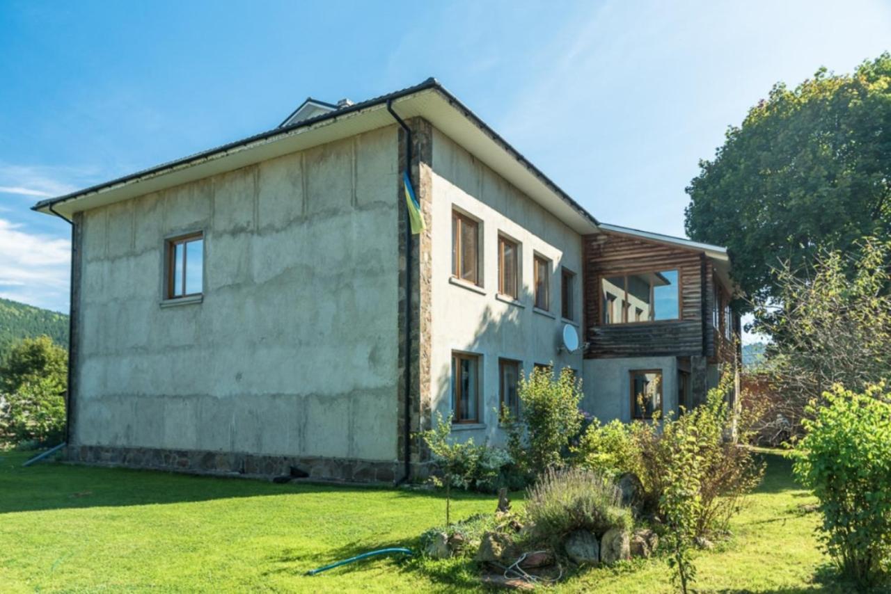 Старе Подвір'Я Verkhovyna Exterior photo